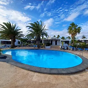 Apartamento Playa Bastian - Piscina Climatizada - Wifi - Playa 1 Min., Costa Teguise